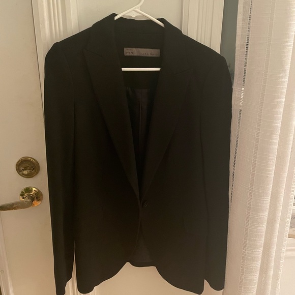 Zara Basic Blazer - Picture 2 of 4